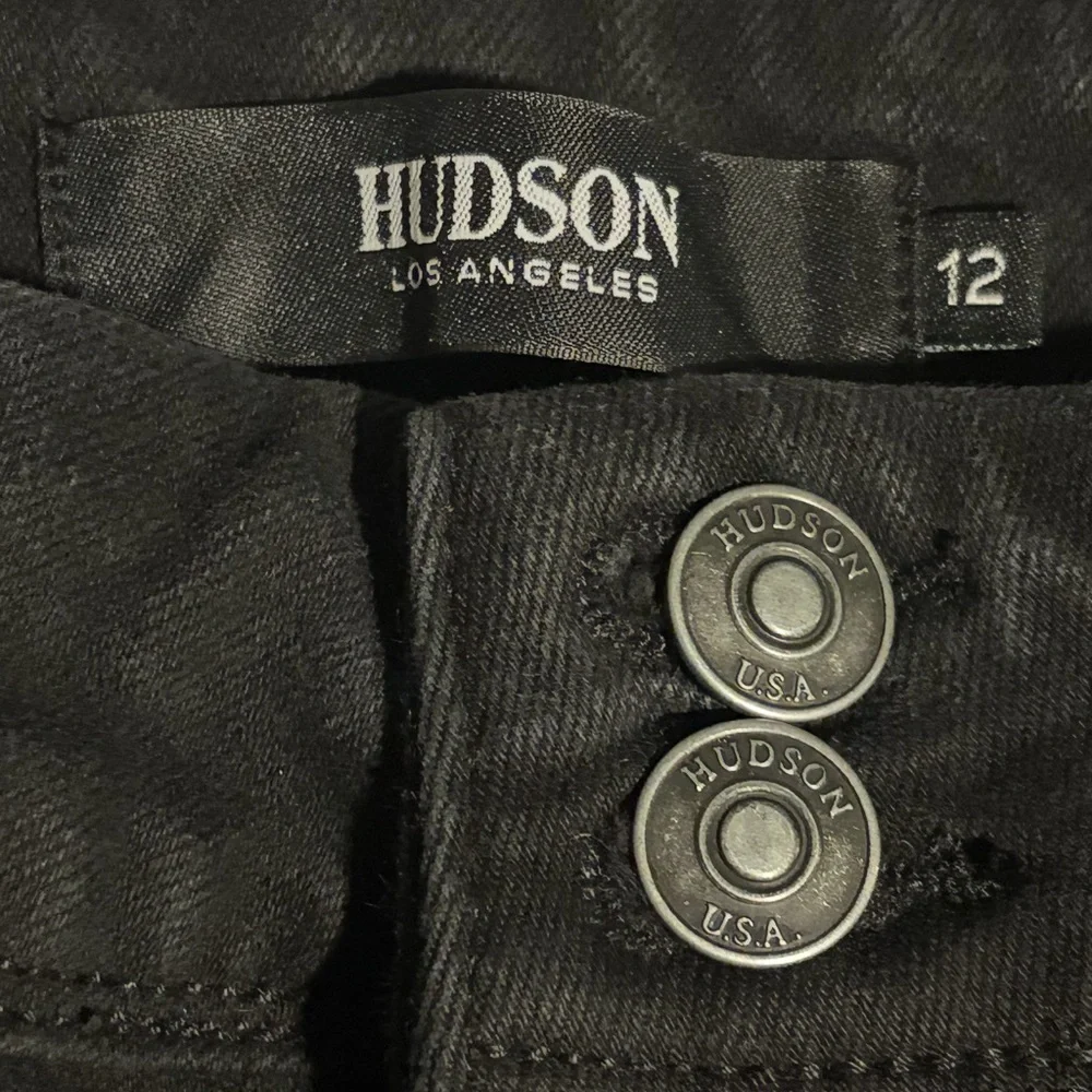 Hudson Jeans Black Beth Mid-Rise Baby Bootcut Petite Jean - Picture 5 of 6